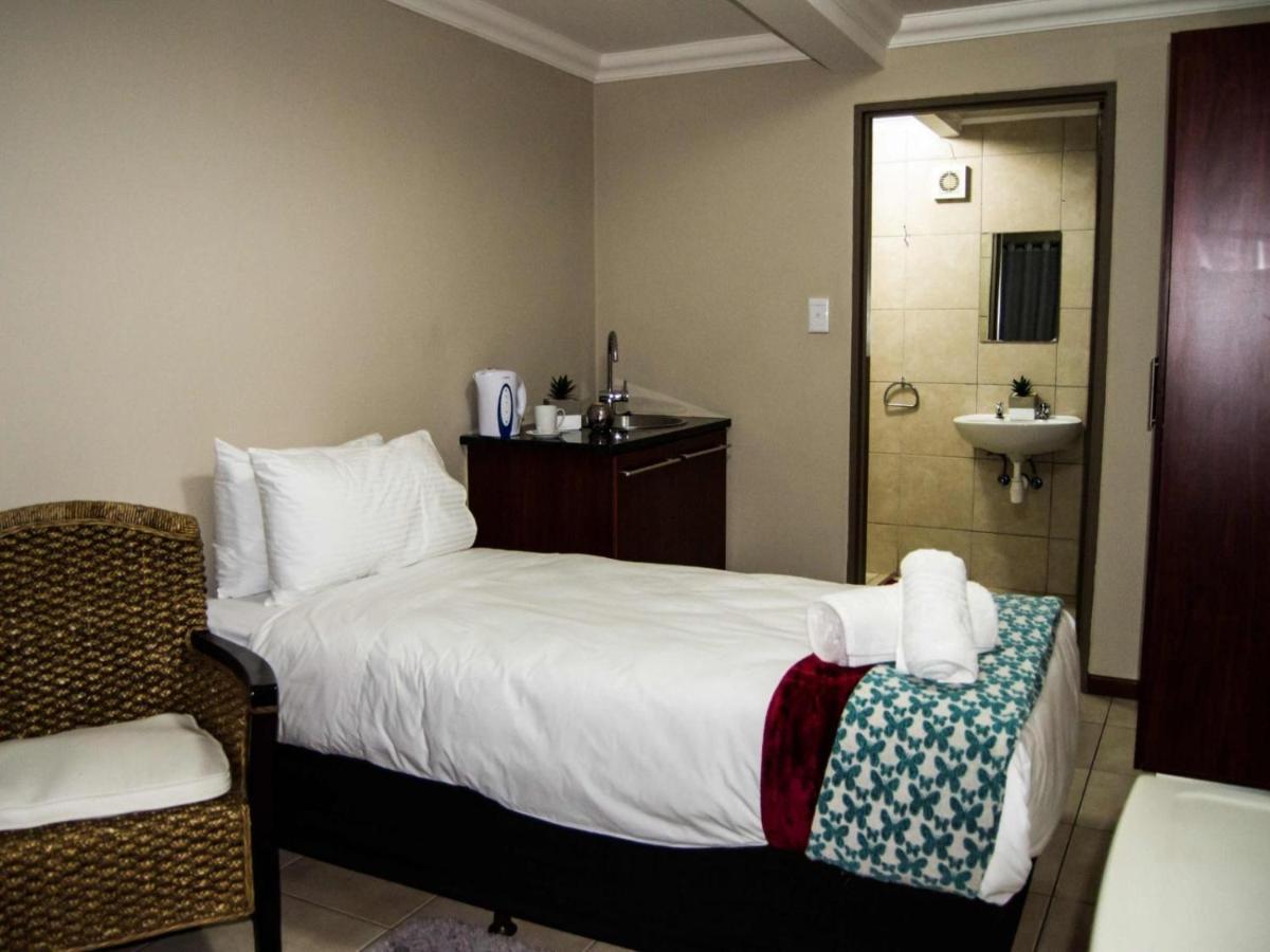 Aps Guesthouse ويندهوك المظهر الخارجي الصورة